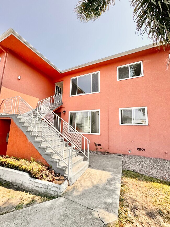 Building Photo - 9000 W 24th St