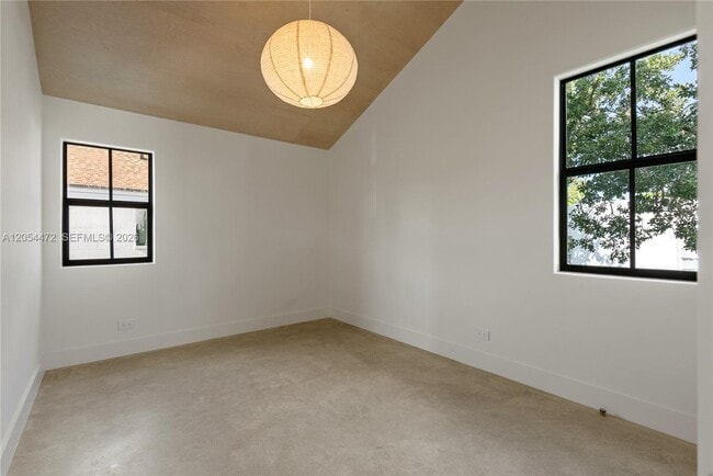 Building Photo - 3603 Thomas Ave