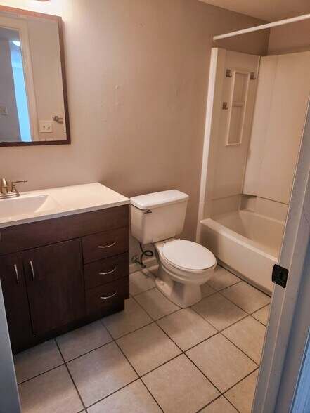 Building Photo - 9176 N Swan Cir