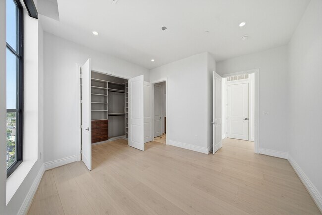 Building Photo - 2323 San Felipe St