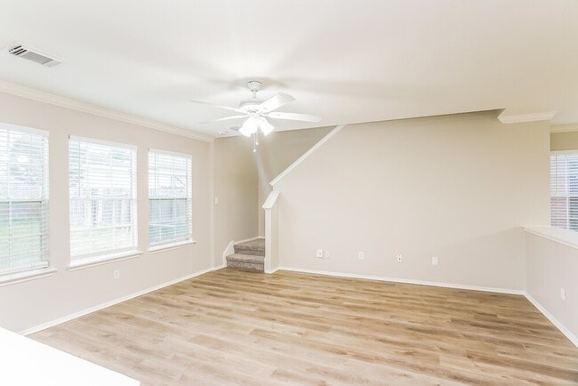 Building Photo - 5827 Clerkenwell Dr