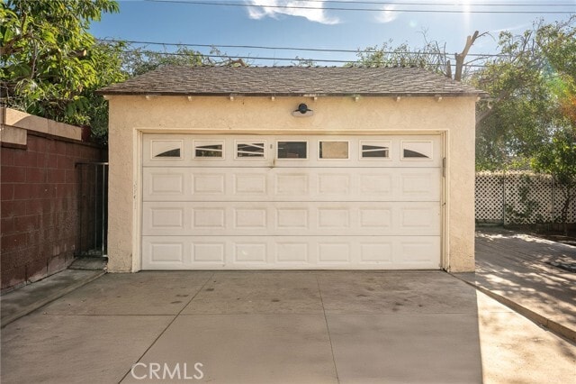 Building Photo - 414 University Ave