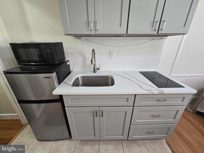 Building Photo - 1324 Locust St