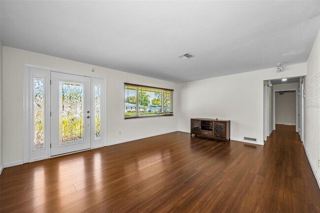 Building Photo - 11490 84th Ave