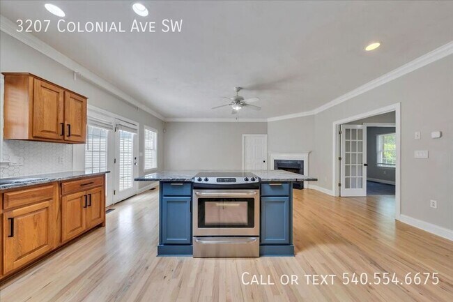 Building Photo - 3207 Colonial Ave SW