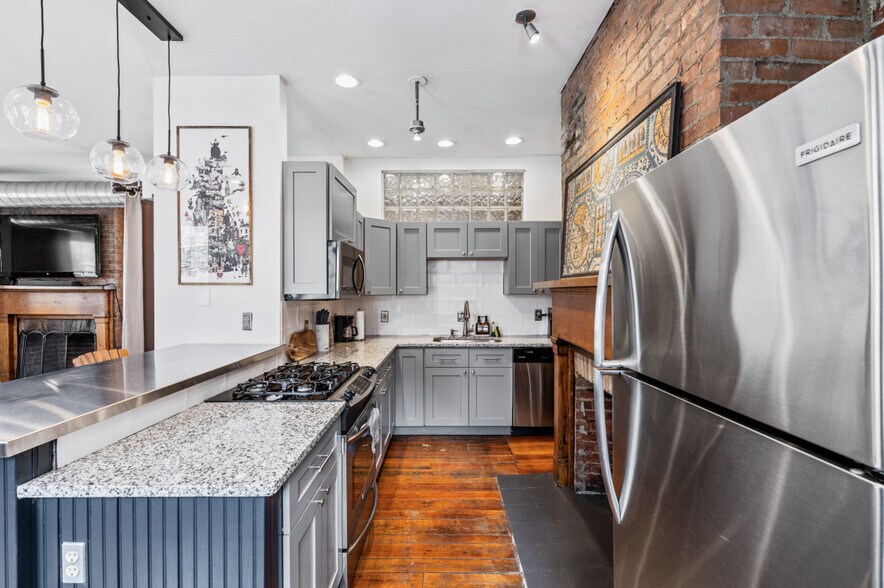 Building Photo - 111 E 13th St