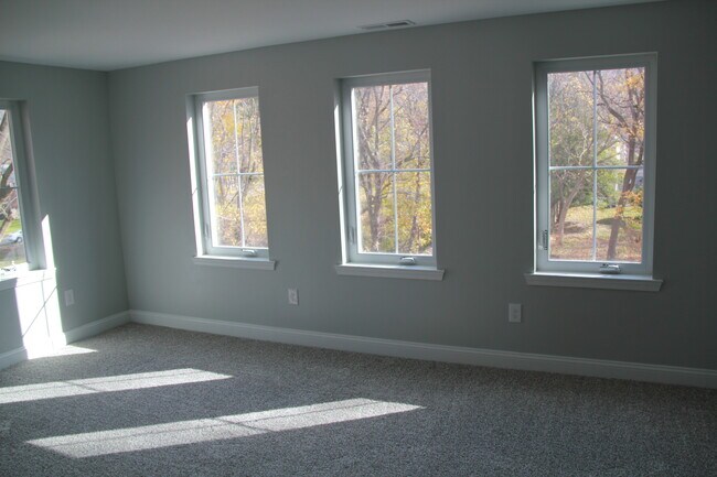 Building Photo - 55 Franklin Ave