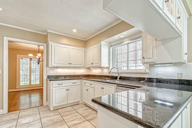 Building Photo - 3710 Linkview Dr