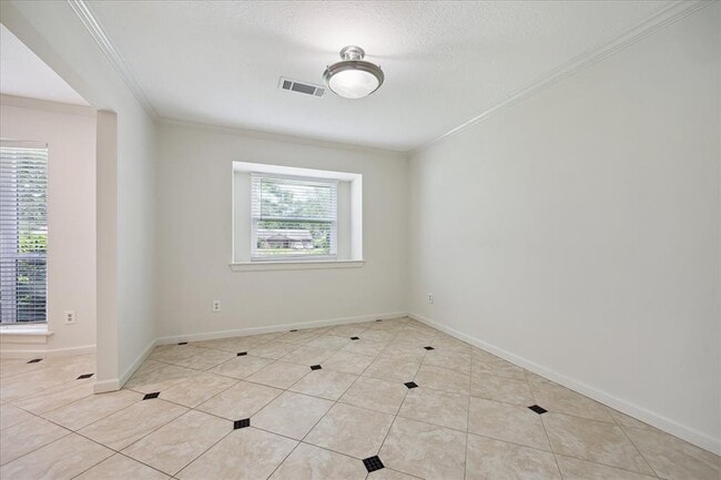 Building Photo - 10623 Hillcroft St