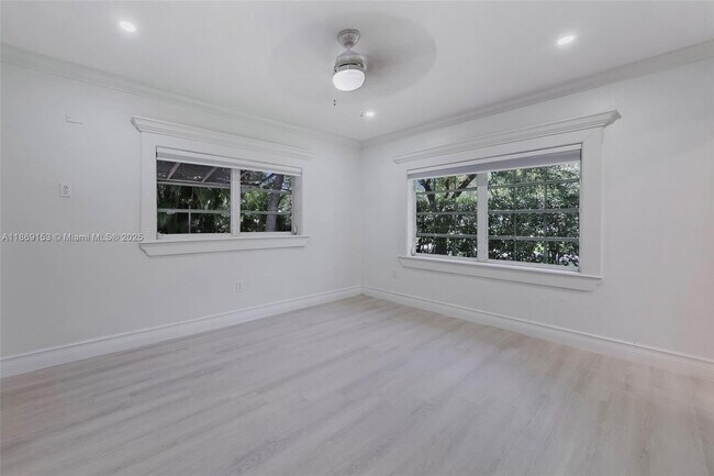 Building Photo - 5209 Riviera Dr