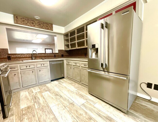 Building Photo - 5303 Shady Oak Cir