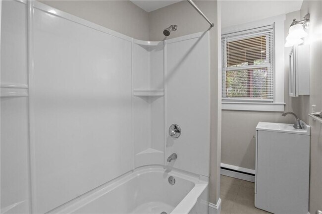 Building Photo - 54 Hillside Ave