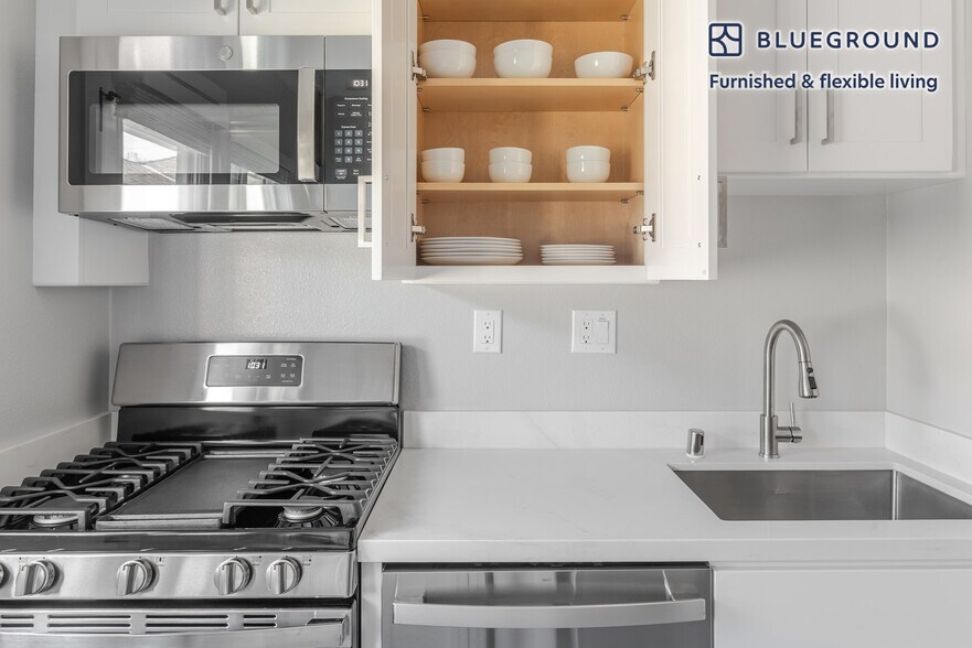 Building Photo - 1058 Noel Dr