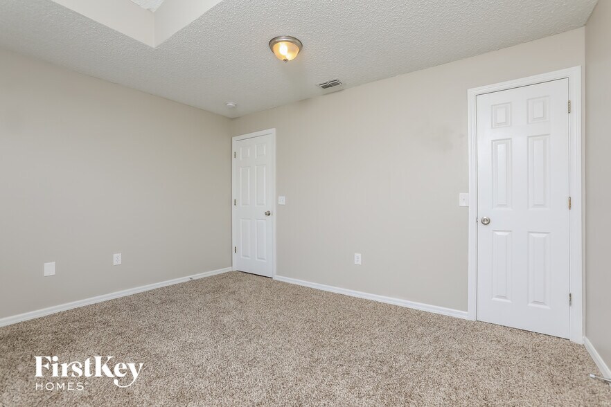 Building Photo - 2539 Quail Park Terrace