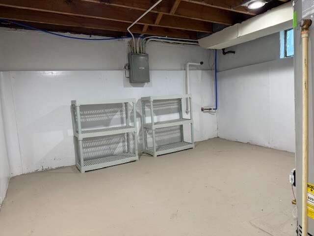 Building Photo - 1319 Hull St