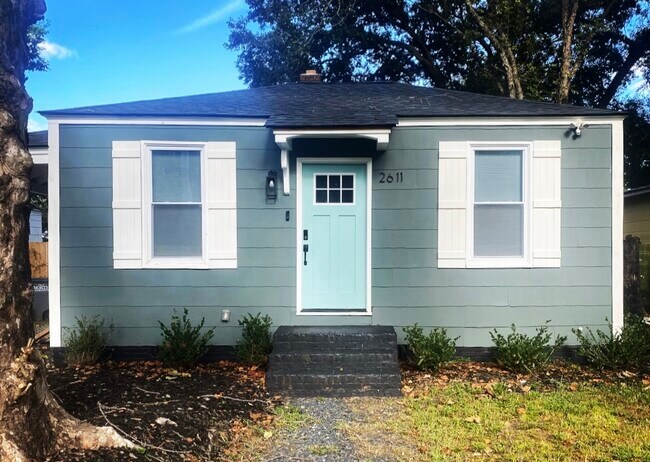Building Photo - 2611 S Allen Dr