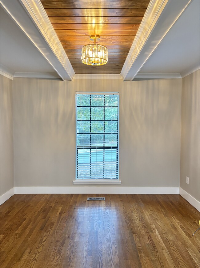 Building Photo - 1220 Tahiti Cir