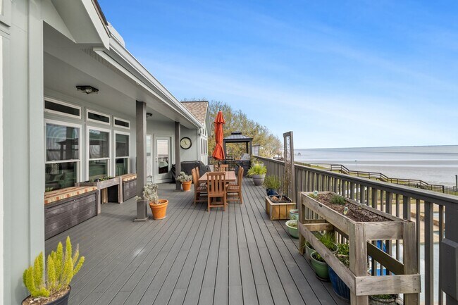 Building Photo - 12734 Tri City Beach Rd