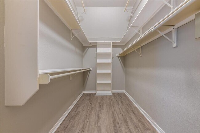 Building Photo - 15831 W Dorman Dr