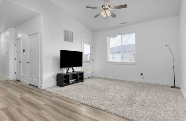 Building Photo - 1094 3980 W