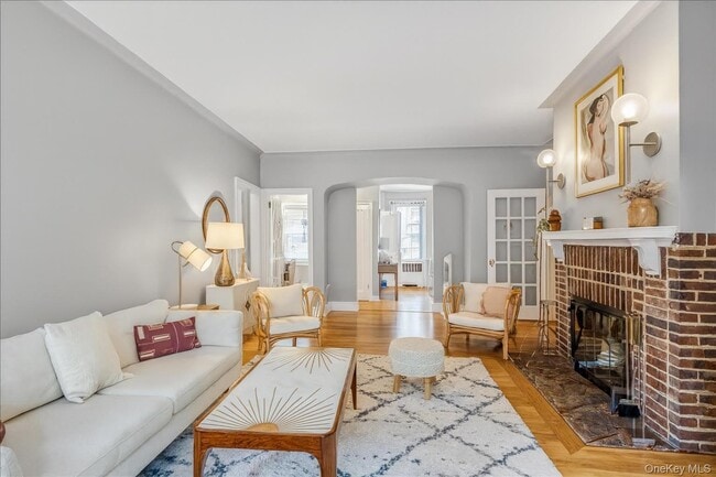 Building Photo - 38-30 Douglaston Pkwy