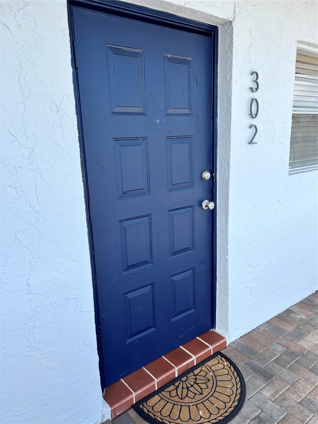 Building Photo - 1400 NE 57th St