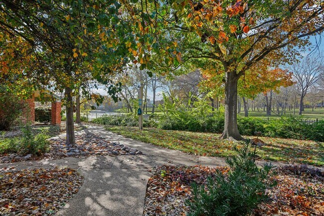 Building Photo - 9507 Quail Village Ln