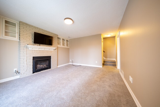 Building Photo - 6045 Covington Terrace