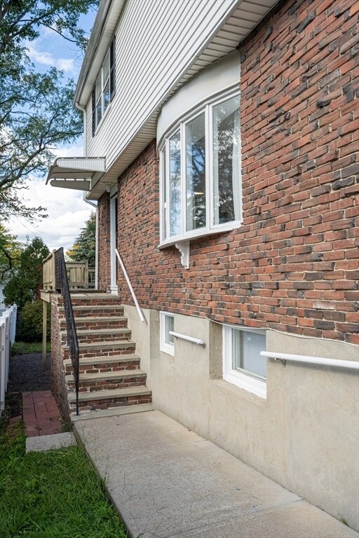 Building Photo - 86 Winchester St