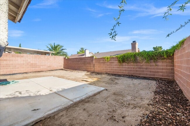 Building Photo - 9736 Double Rock Dr