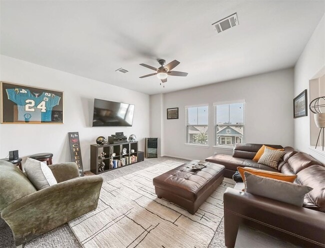 Building Photo - 17023 Canosa Dr