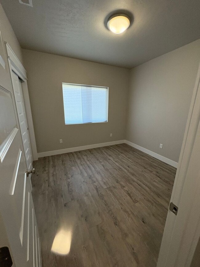 Building Photo - New home for Rent in Quincy!