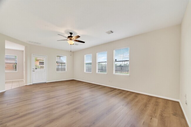 Building Photo - 16119 Gavin Ln