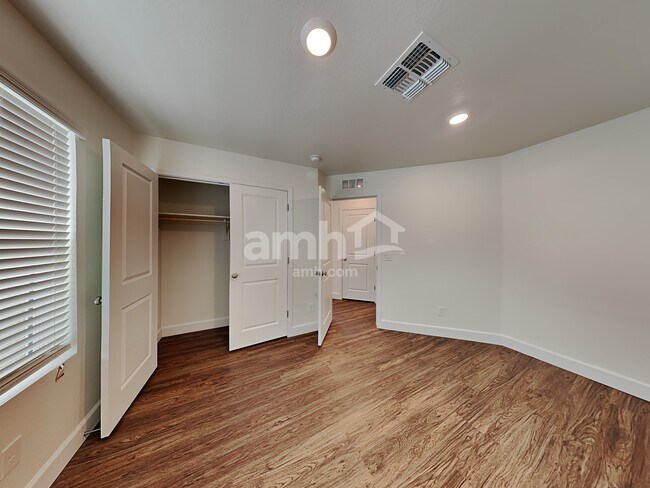 Building Photo - 661 W Bosal Dr