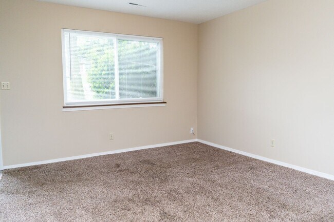 Building Photo - 4501-4503 Millbrook Dr.