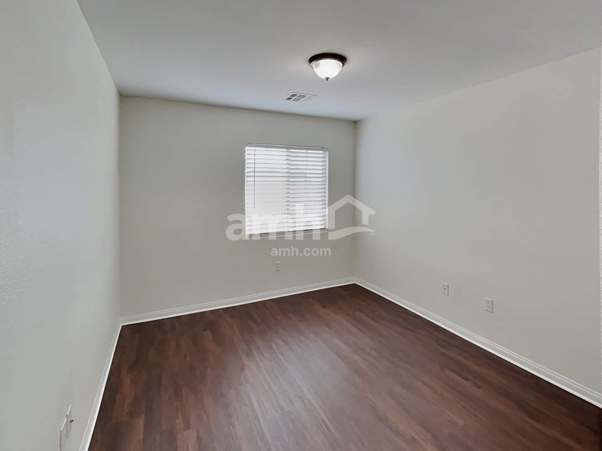 Building Photo - 5283 Railroad River Ave