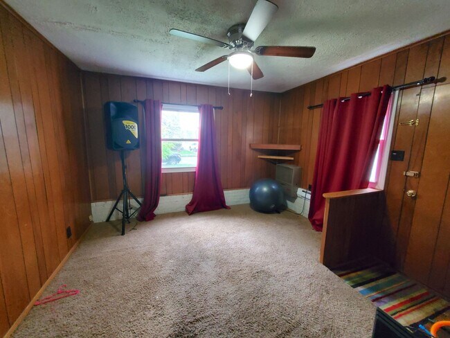 Building Photo - 326 Lower Alden Dr