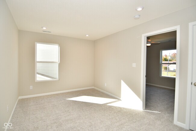 Building Photo - 9732 Evening Sky Way