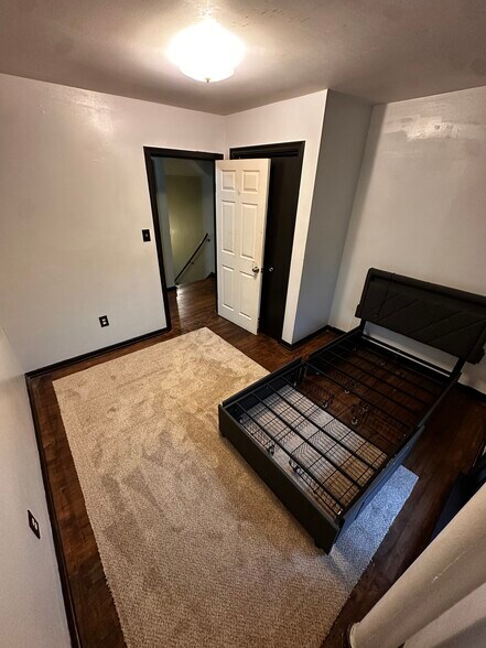 Building Photo - 2500 S Saginaw St