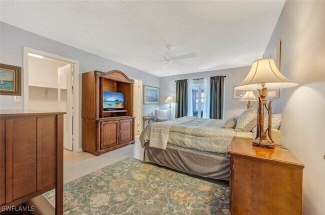 Building Photo - 83 Glades Blvd