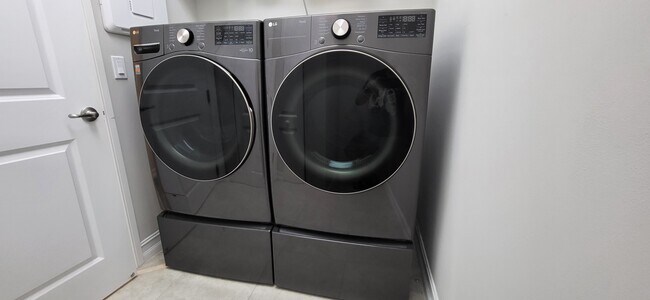 Building Photo - 10207 Akenside Dr