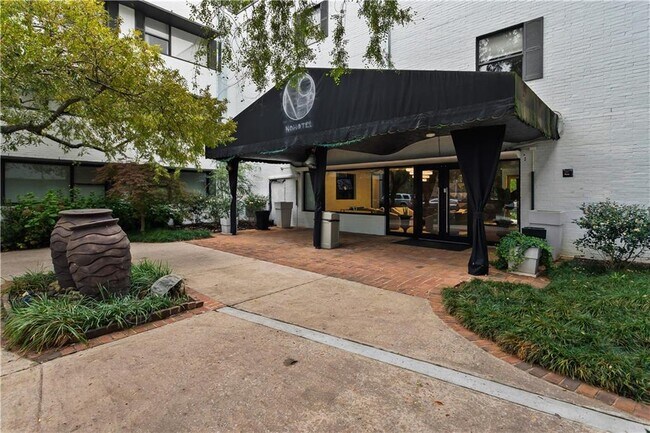 Building Photo - 3645 Peachtree Rd NE