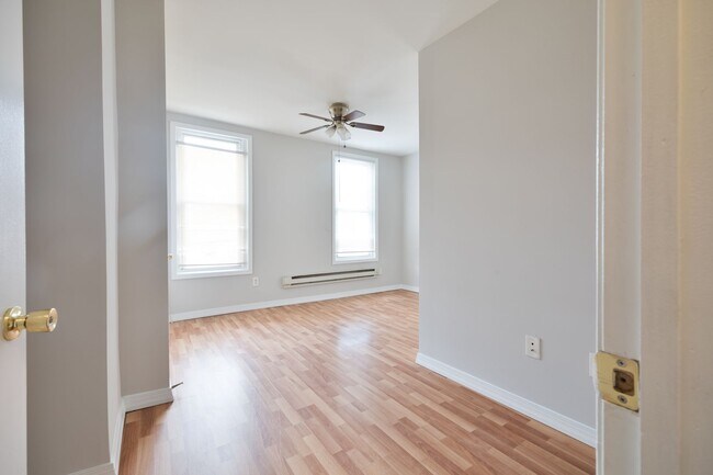 Building Photo - 524 N Preston St