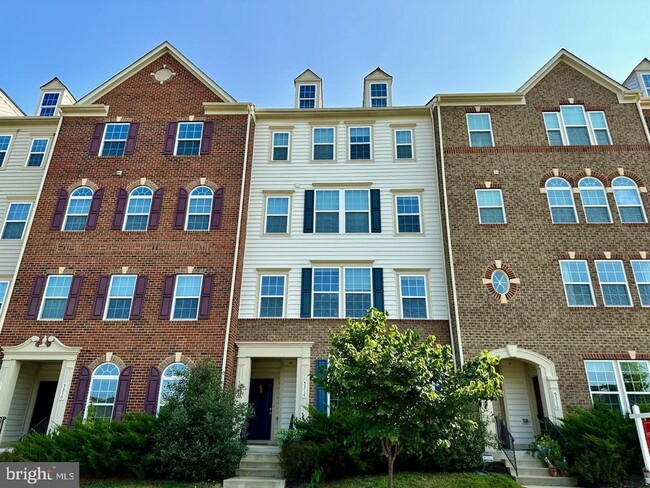 Building Photo - 5312 N Center Dr