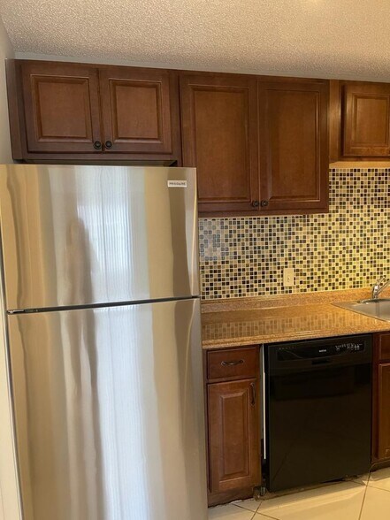 Building Photo - 2319 N Congress Ave