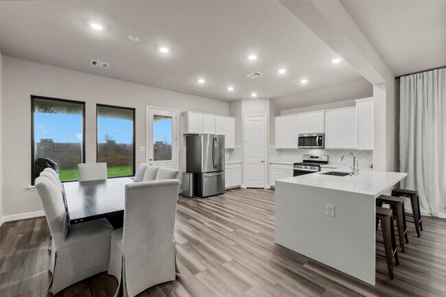 Building Photo - 31418 Whitcombe Summit Wy
