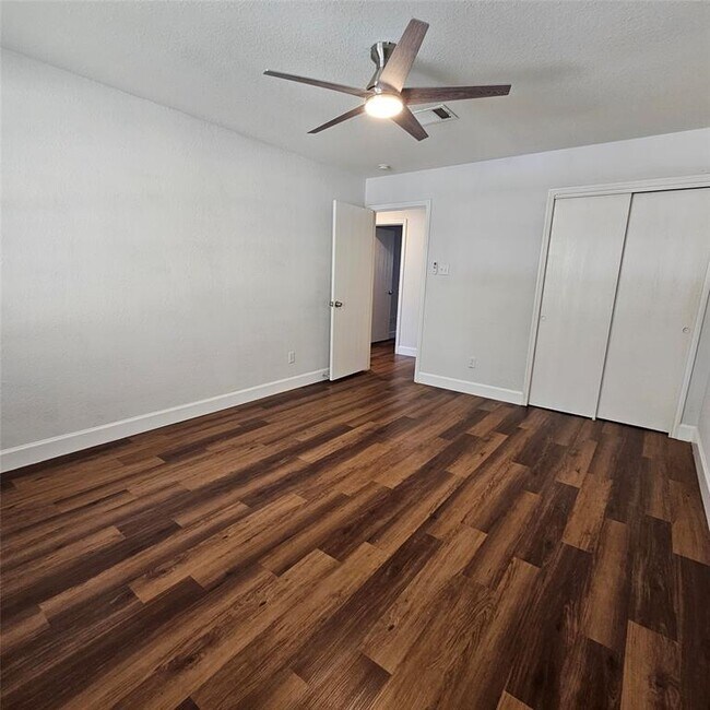 Building Photo - 109 Sydney's Way