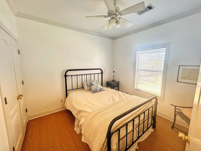 Building Photo - 951 Frontage Rd