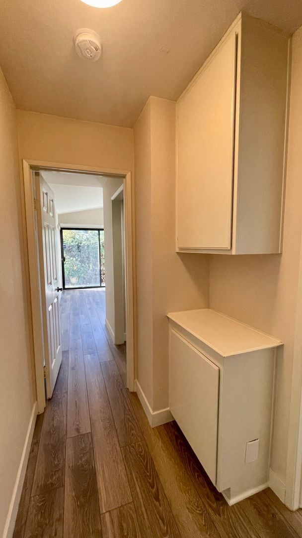 Building Photo - Exceptional 3 Bdrm, 2 Ba, Single Story Hom...