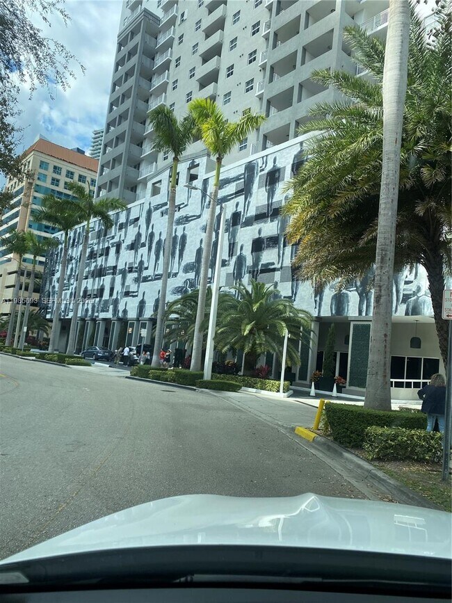 Building Photo - 185 SE 14th Terrace